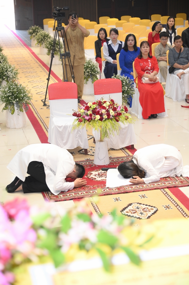 Wedding Ceremony at the pagoda