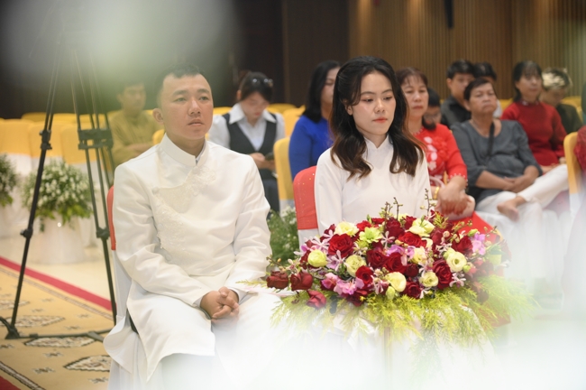 Wedding Ceremony at the pagoda