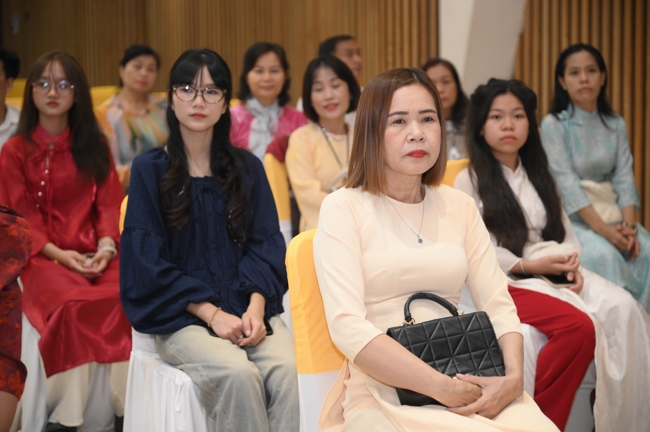 Wedding Ceremony at the pagoda
