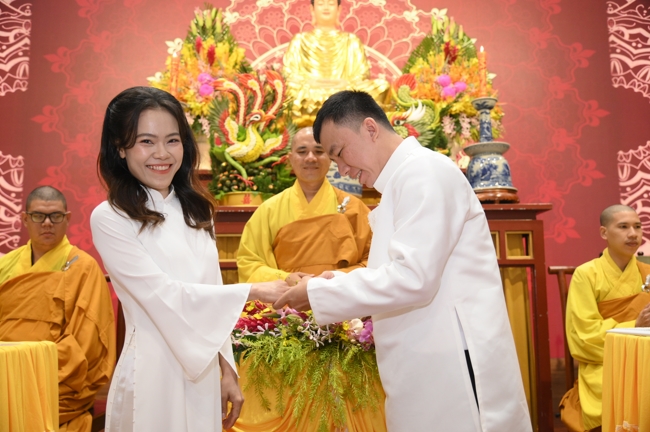 Wedding Ceremony at the pagoda