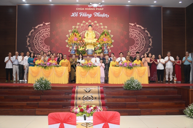 Wedding Ceremony at the pagoda