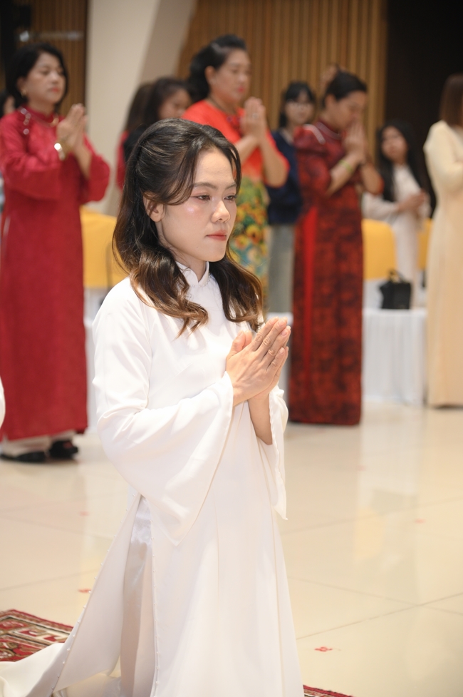 Wedding Ceremony at the pagoda