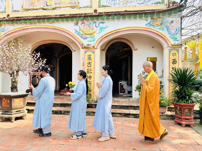 CHÙA ĐỐNG CAO - THANH HOÁ: KHAI KHOÁ TU NIỆM PHẬT MỘT NGÀY ĐẦU NĂM BÍNH NGỌ.