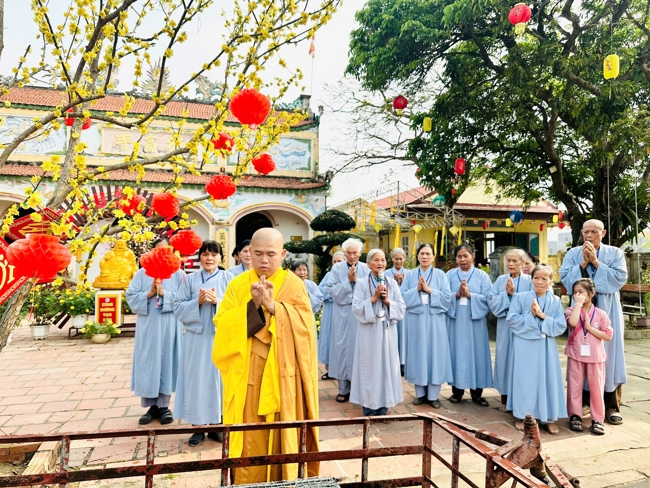 CHÙA ĐỐNG CAO - THANH HOÁ: KHAI KHOÁ TU NIỆM PHẬT MỘT NGÀY ĐẦU NĂM BÍNH NGỌ.