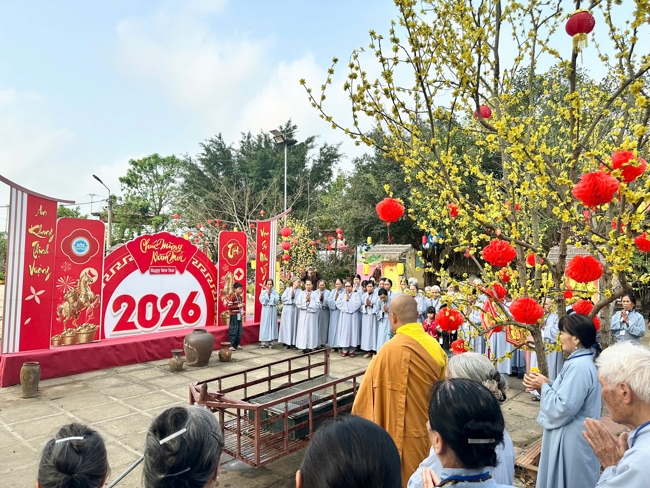CHÙA ĐỐNG CAO - THANH HOÁ: KHAI KHOÁ TU NIỆM PHẬT MỘT NGÀY ĐẦU NĂM BÍNH NGỌ.