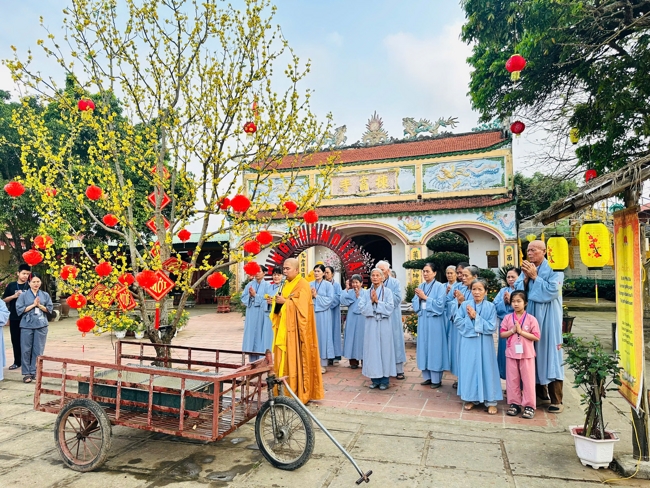 CHÙA ĐỐNG CAO - THANH HOÁ: KHAI KHOÁ TU NIỆM PHẬT MỘT NGÀY ĐẦU NĂM BÍNH NGỌ.