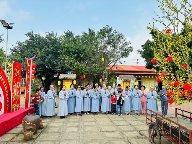 CHÙA ĐỐNG CAO - THANH HOÁ: KHAI KHOÁ TU NIỆM PHẬT MỘT NGÀY ĐẦU NĂM BÍNH NGỌ.