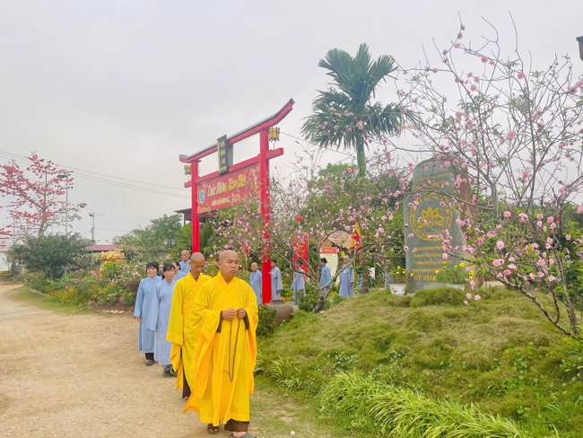 CHÙA ĐỐNG CAO - THANH HOÁ: KHAI KHOÁ TU NIỆM PHẬT MỘT NGÀY ĐẦU NĂM BÍNH NGỌ.