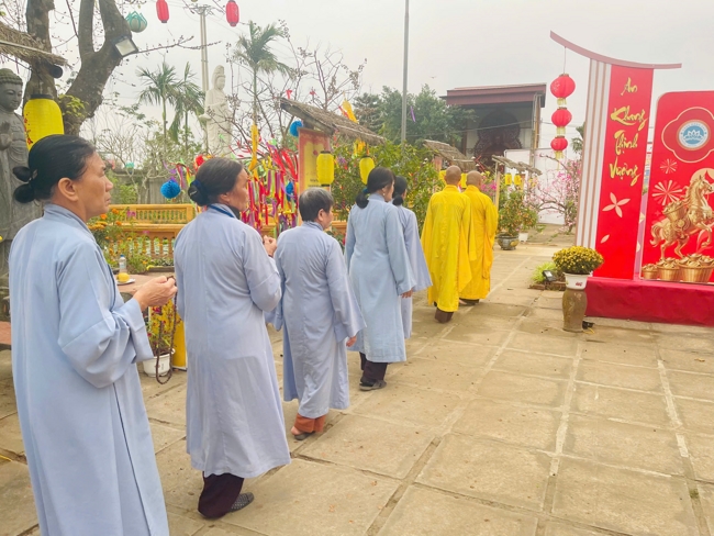 CHÙA ĐỐNG CAO - THANH HOÁ: KHAI KHOÁ TU NIỆM PHẬT MỘT NGÀY ĐẦU NĂM BÍNH NGỌ.