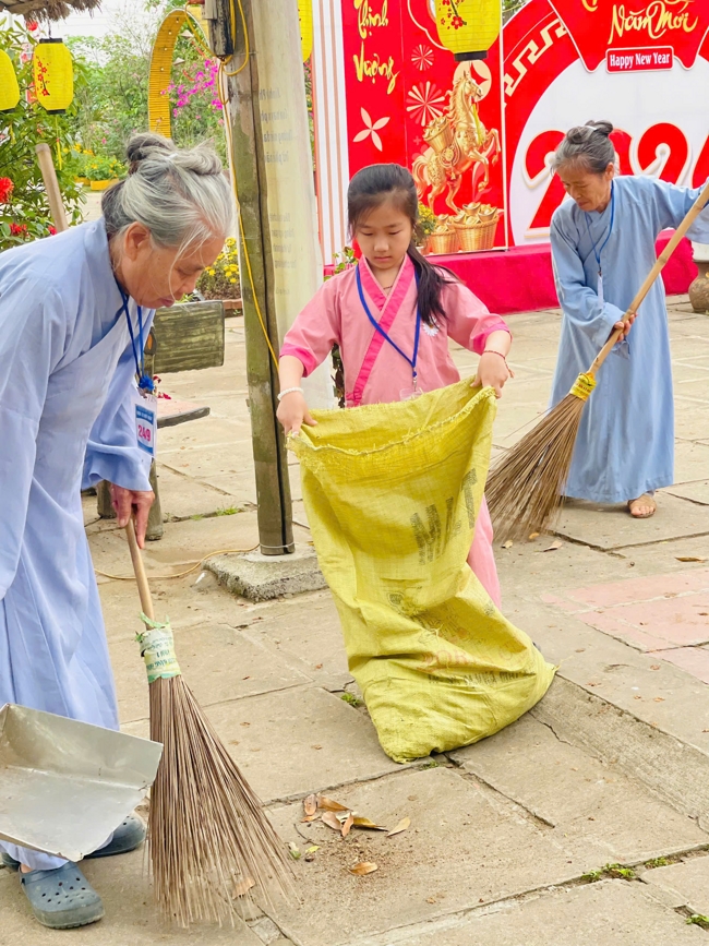 CHÙA ĐỐNG CAO - THANH HOÁ: KHAI KHOÁ TU NIỆM PHẬT MỘT NGÀY ĐẦU NĂM BÍNH NGỌ.