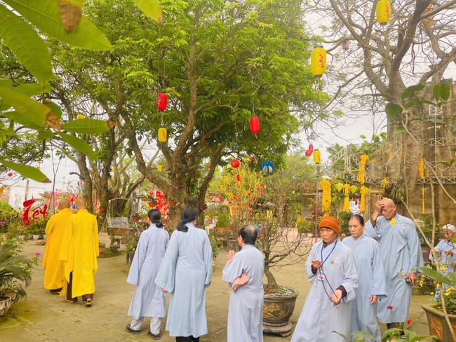 CHÙA ĐỐNG CAO - THANH HOÁ: KHAI KHOÁ TU NIỆM PHẬT MỘT NGÀY ĐẦU NĂM BÍNH NGỌ.