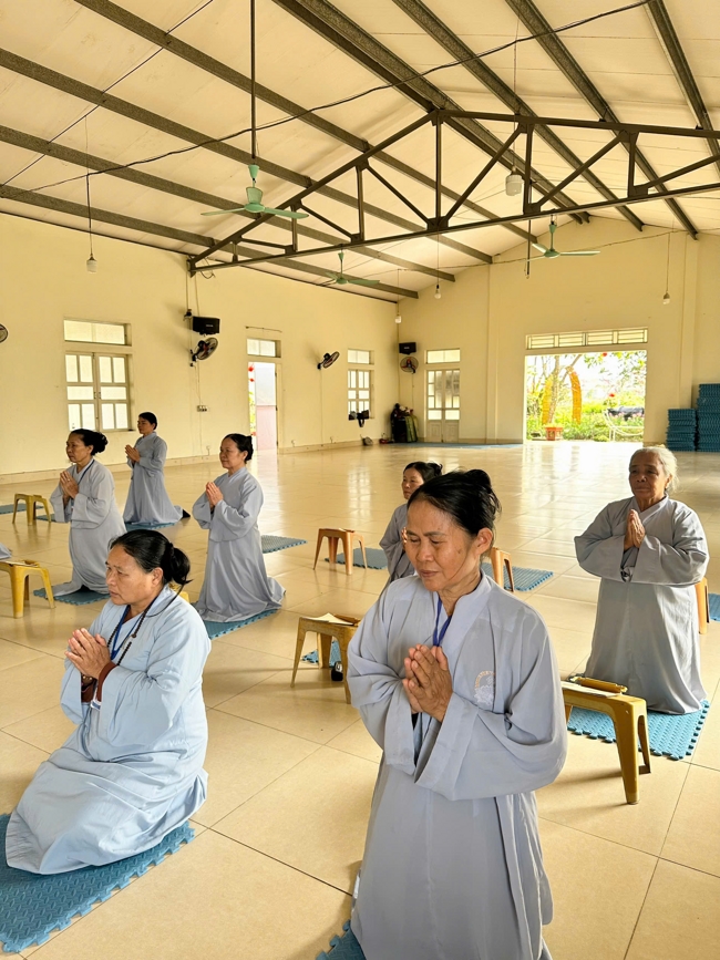 CHÙA ĐỐNG CAO - THANH HOÁ: KHAI KHOÁ TU NIỆM PHẬT MỘT NGÀY ĐẦU NĂM BÍNH NGỌ.