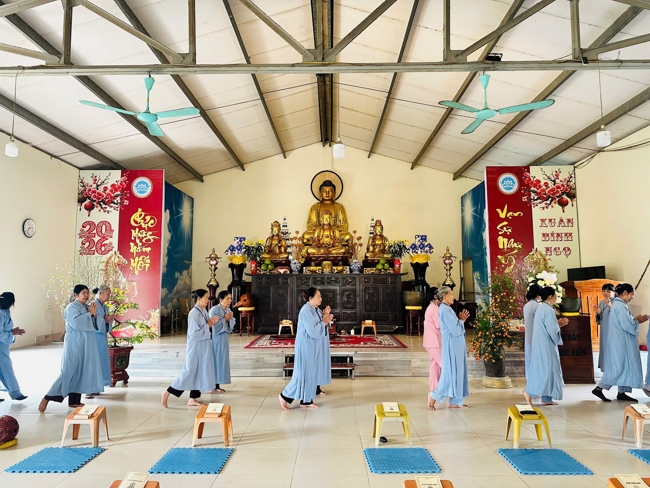 CHÙA ĐỐNG CAO - THANH HOÁ: KHAI KHOÁ TU NIỆM PHẬT MỘT NGÀY ĐẦU NĂM BÍNH NGỌ.