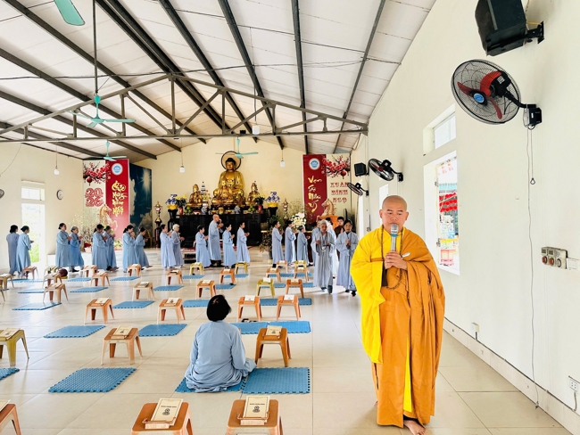 CHÙA ĐỐNG CAO - THANH HOÁ: KHAI KHOÁ TU NIỆM PHẬT MỘT NGÀY ĐẦU NĂM BÍNH NGỌ.