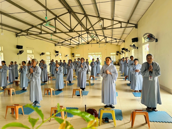 CHÙA ĐỐNG CAO - THANH HOÁ: KHAI KHOÁ TU NIỆM PHẬT MỘT NGÀY ĐẦU NĂM BÍNH NGỌ.