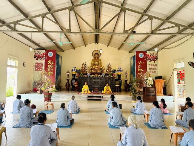 CHÙA ĐỐNG CAO - THANH HOÁ: KHAI KHOÁ TU NIỆM PHẬT MỘT NGÀY ĐẦU NĂM BÍNH NGỌ.