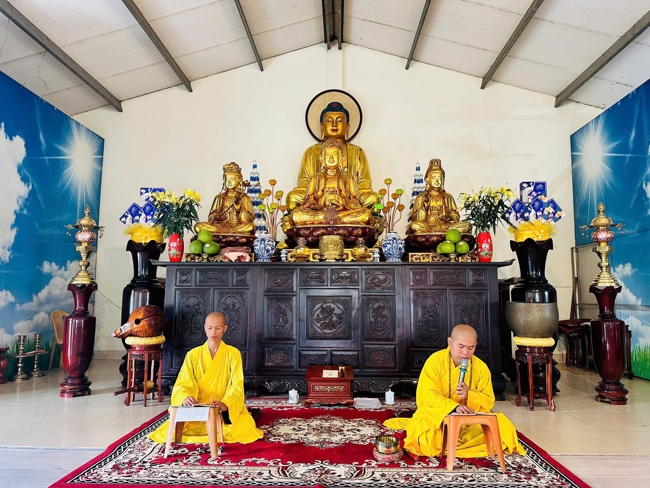 CHÙA ĐỐNG CAO - THANH HOÁ: KHAI KHOÁ TU NIỆM PHẬT MỘT NGÀY ĐẦU NĂM BÍNH NGỌ.