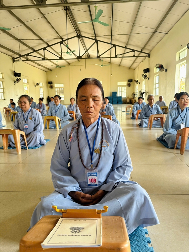 CHÙA ĐỐNG CAO - THANH HOÁ: KHAI KHOÁ TU NIỆM PHẬT MỘT NGÀY ĐẦU NĂM BÍNH NGỌ.