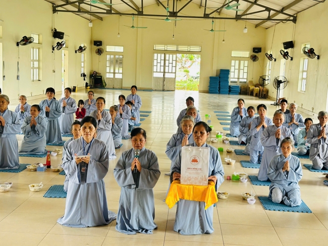 CHÙA ĐỐNG CAO - THANH HOÁ: KHAI KHOÁ TU NIỆM PHẬT MỘT NGÀY ĐẦU NĂM BÍNH NGỌ.
