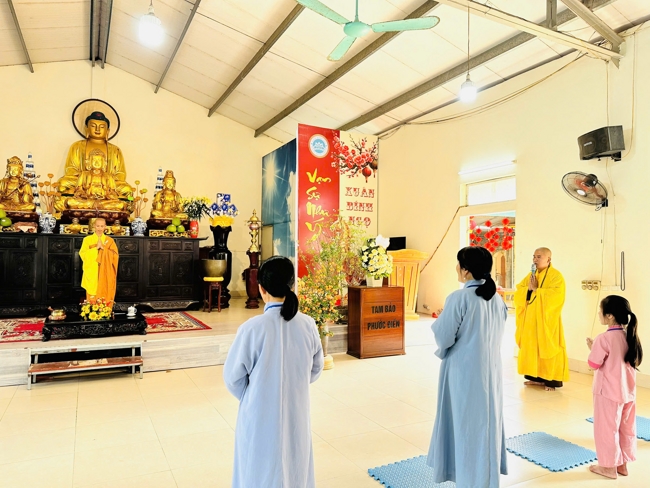 CHÙA ĐỐNG CAO - THANH HOÁ: KHAI KHOÁ TU NIỆM PHẬT MỘT NGÀY ĐẦU NĂM BÍNH NGỌ.