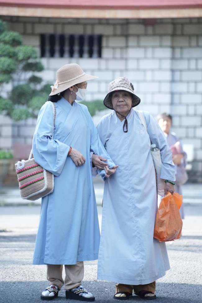 Chuyến hành hương đầu năm Bính Ngọ của Phật tử công quả nội tự chùa Hoằng Pháp