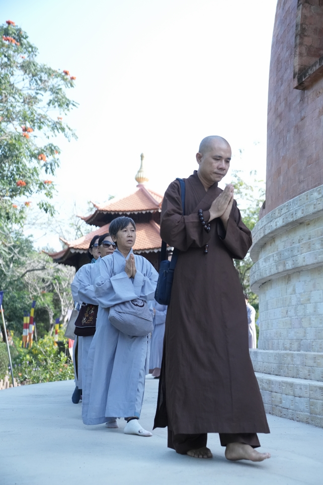 Chuyến hành hương đầu năm Bính Ngọ của Phật tử công quả nội tự chùa Hoằng Pháp