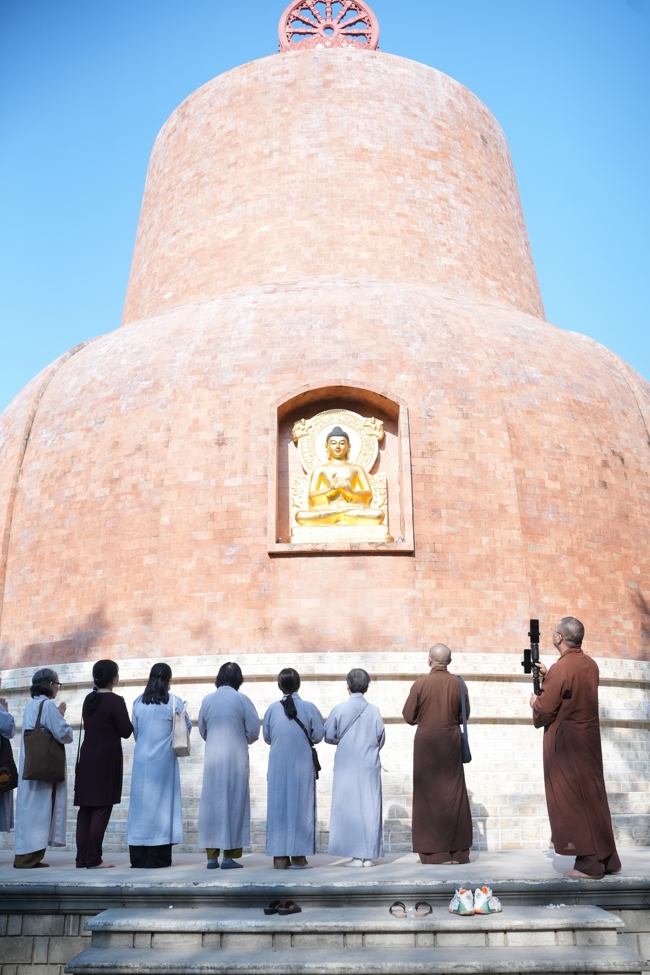 Chuyến hành hương đầu năm Bính Ngọ của Phật tử công quả nội tự chùa Hoằng Pháp