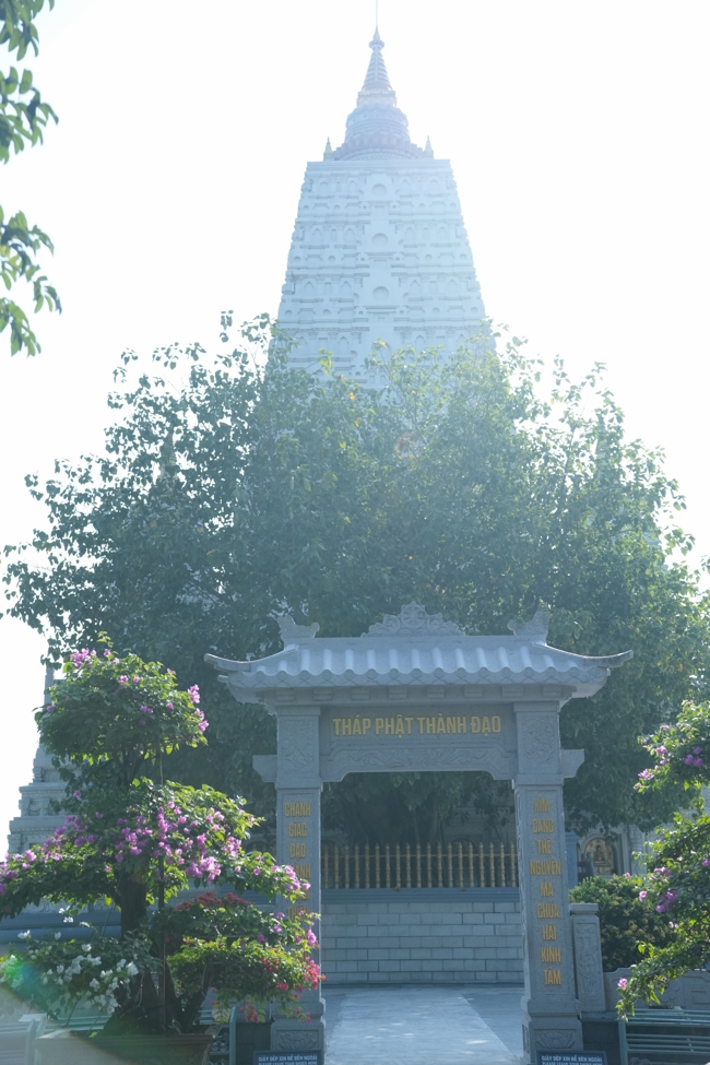 Chuyến hành hương đầu năm Bính Ngọ của Phật tử công quả nội tự chùa Hoằng Pháp