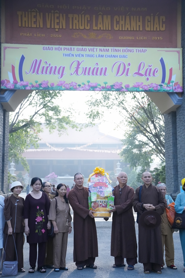 Chuyến hành hương đầu năm Bính Ngọ của Phật tử công quả nội tự chùa Hoằng Pháp