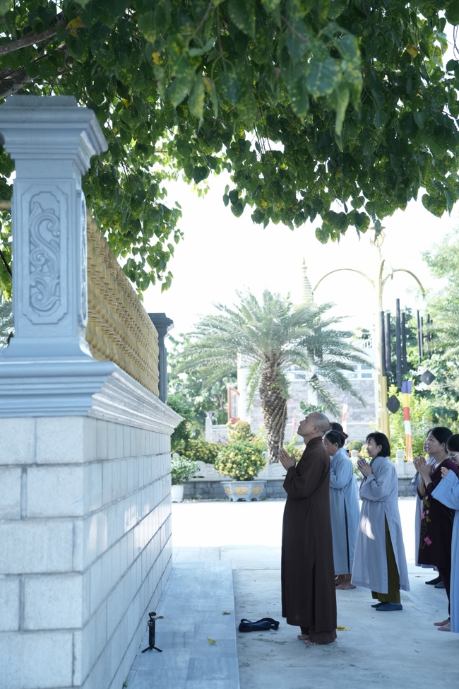 Chuyến hành hương đầu năm Bính Ngọ của Phật tử công quả nội tự chùa Hoằng Pháp