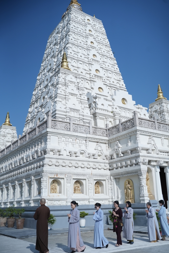 Chuyến hành hương đầu năm Bính Ngọ của Phật tử công quả nội tự chùa Hoằng Pháp