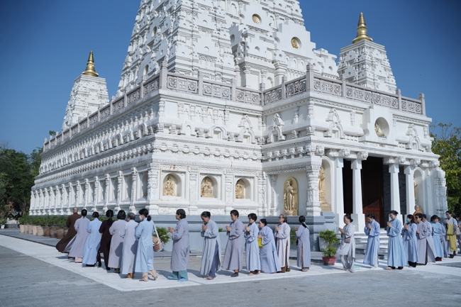 Chuyến hành hương đầu năm Bính Ngọ của Phật tử công quả nội tự chùa Hoằng Pháp