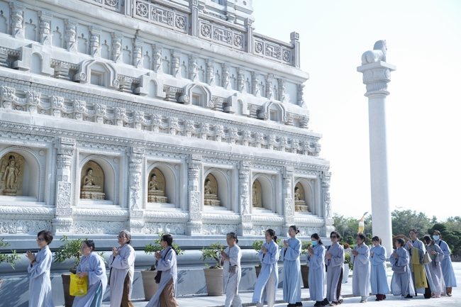 Chuyến hành hương đầu năm Bính Ngọ của Phật tử công quả nội tự chùa Hoằng Pháp