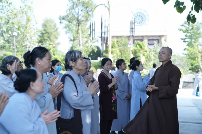 Chuyến hành hương đầu năm Bính Ngọ của Phật tử công quả nội tự chùa Hoằng Pháp