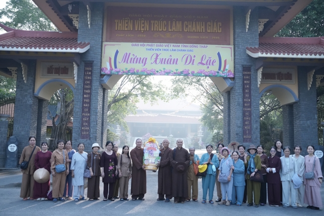 Chuyến hành hương đầu năm Bính Ngọ của Phật tử công quả nội tự chùa Hoằng Pháp