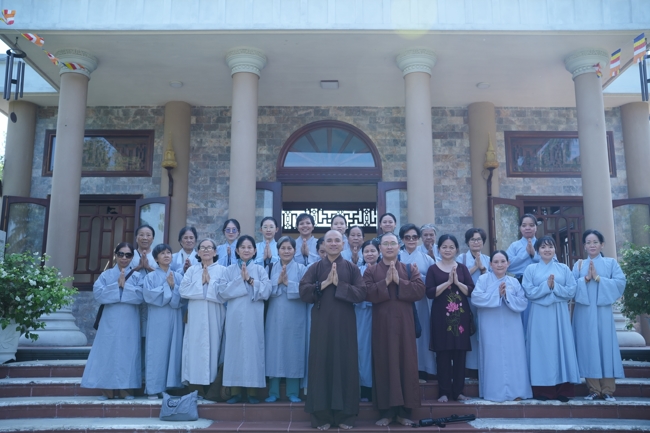 Chuyến hành hương đầu năm Bính Ngọ của Phật tử công quả nội tự chùa Hoằng Pháp