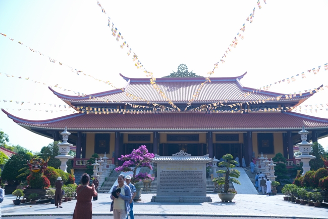 Chuyến hành hương đầu năm Bính Ngọ của Phật tử công quả nội tự chùa Hoằng Pháp