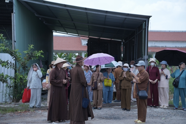 Chuyến hành hương đầu năm Bính Ngọ của Phật tử công quả nội tự chùa Hoằng Pháp