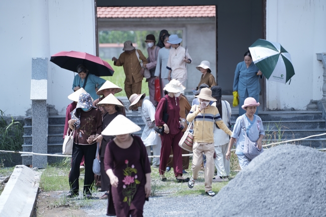 Chuyến hành hương đầu năm Bính Ngọ của Phật tử công quả nội tự chùa Hoằng Pháp