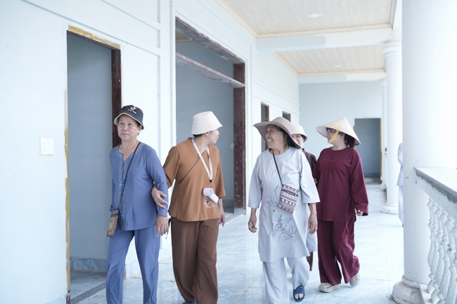 Chuyến hành hương đầu năm Bính Ngọ của Phật tử công quả nội tự chùa Hoằng Pháp