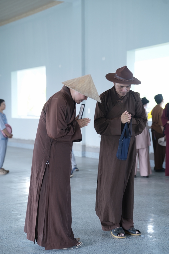 Chuyến hành hương đầu năm Bính Ngọ của Phật tử công quả nội tự chùa Hoằng Pháp