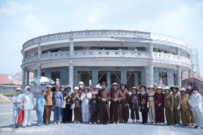 Chuyến hành hương đầu năm Bính Ngọ của Phật tử công quả nội tự chùa Hoằng Pháp