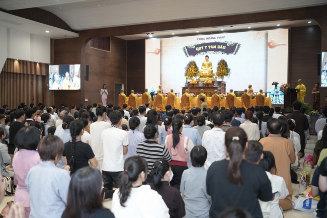 The 1st Three-Jewel Refuge ceremony in 2026 at Hoang Phap pagoda