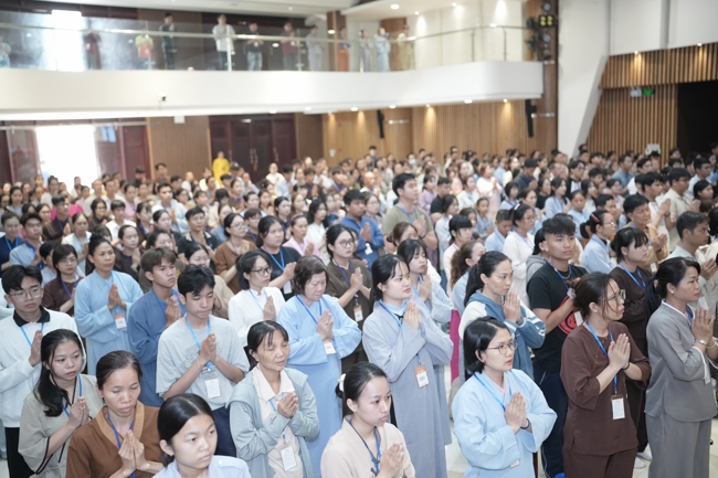 The 1st Three-Jewel Refuge ceremony in 2026 at Hoang Phap pagoda