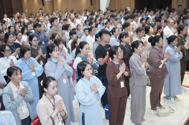 The 1st Three-Jewel Refuge ceremony in 2026 at Hoang Phap pagoda
