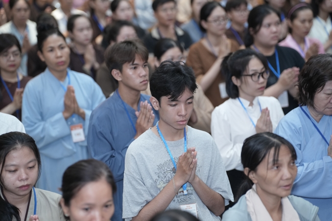 The 1st Three-Jewel Refuge ceremony in 2026 at Hoang Phap pagoda