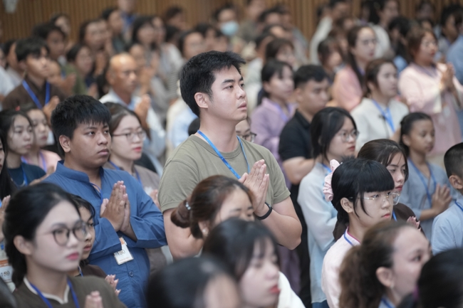 The 1st Three-Jewel Refuge ceremony in 2026 at Hoang Phap pagoda