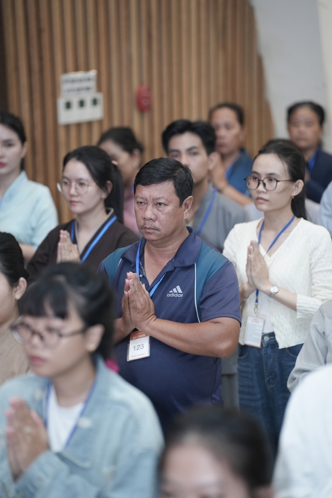 The 1st Three-Jewel Refuge ceremony in 2026 at Hoang Phap pagoda