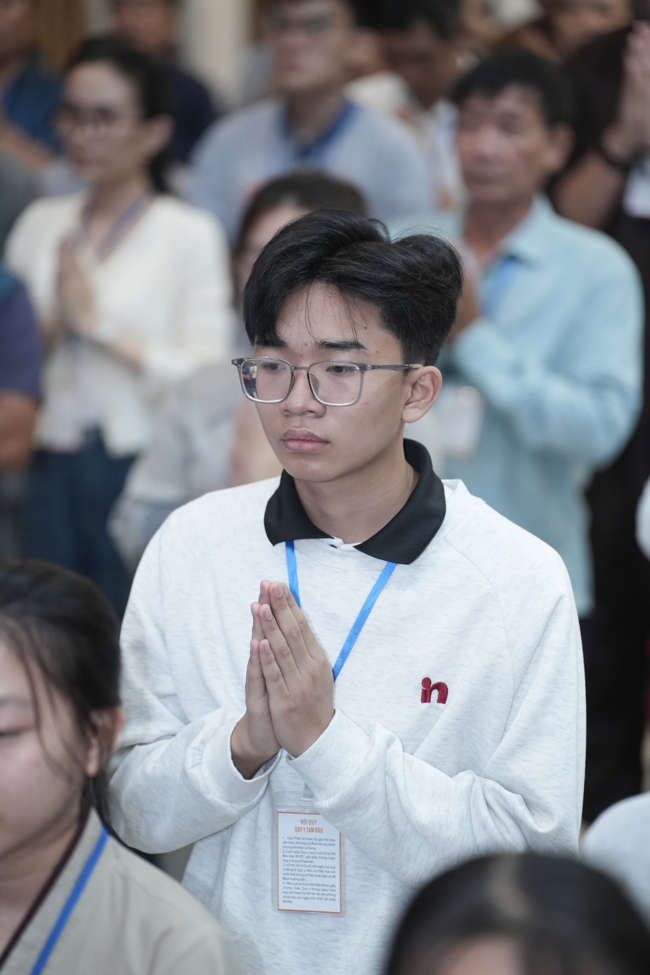 The 1st Three-Jewel Refuge ceremony in 2026 at Hoang Phap pagoda