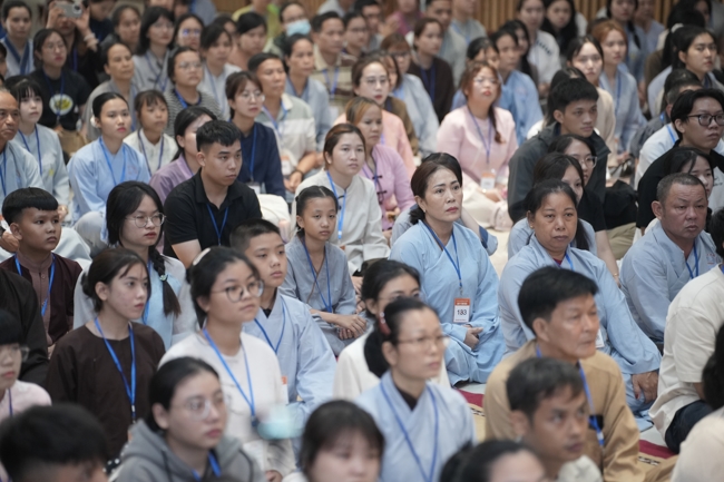 The 1st Three-Jewel Refuge ceremony in 2026 at Hoang Phap pagoda